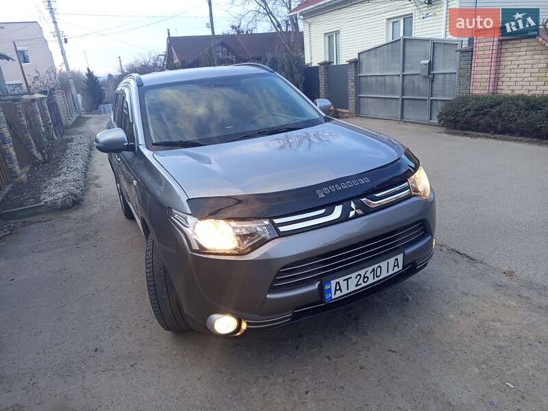 Внедорожник / Кроссовер Mitsubishi Outlander 2012 в Ивано-Франковске