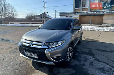 Позашляховик / Кросовер Mitsubishi Outlander 2018 в Дергачах