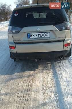 Внедорожник / Кроссовер Mitsubishi Outlander 2008 в Краснограде