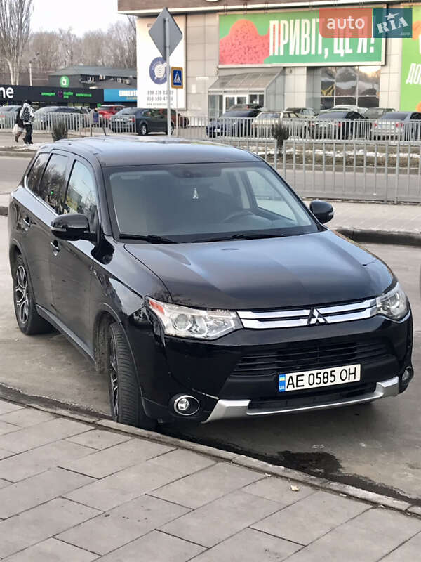 Позашляховик / Кросовер Mitsubishi Outlander 2014 в Дніпрі