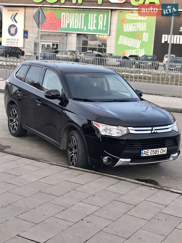 Позашляховик / Кросовер Mitsubishi Outlander 2014 в Дніпрі