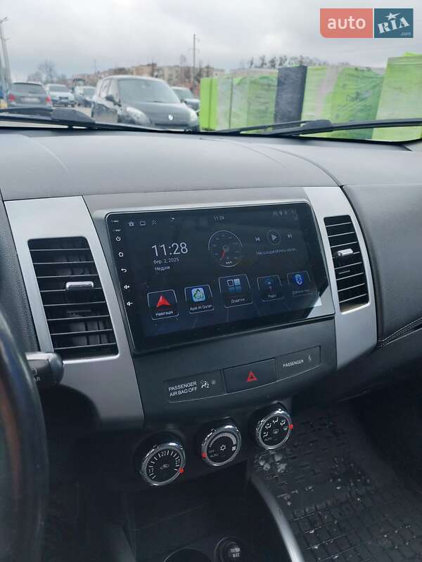 Внедорожник / Кроссовер Mitsubishi Outlander 2012 в Славуте