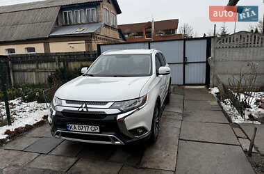 Позашляховик / Кросовер Mitsubishi Outlander 2018 в Києві