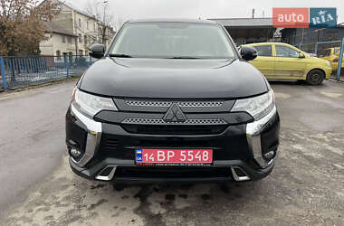 Внедорожник / Кроссовер Mitsubishi Outlander 2019 в Львове