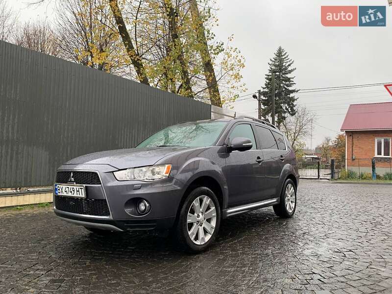 Позашляховик / Кросовер Mitsubishi Outlander 2011 в 