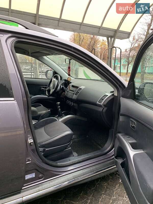 Позашляховик / Кросовер Mitsubishi Outlander 2011 в Хмельницькому