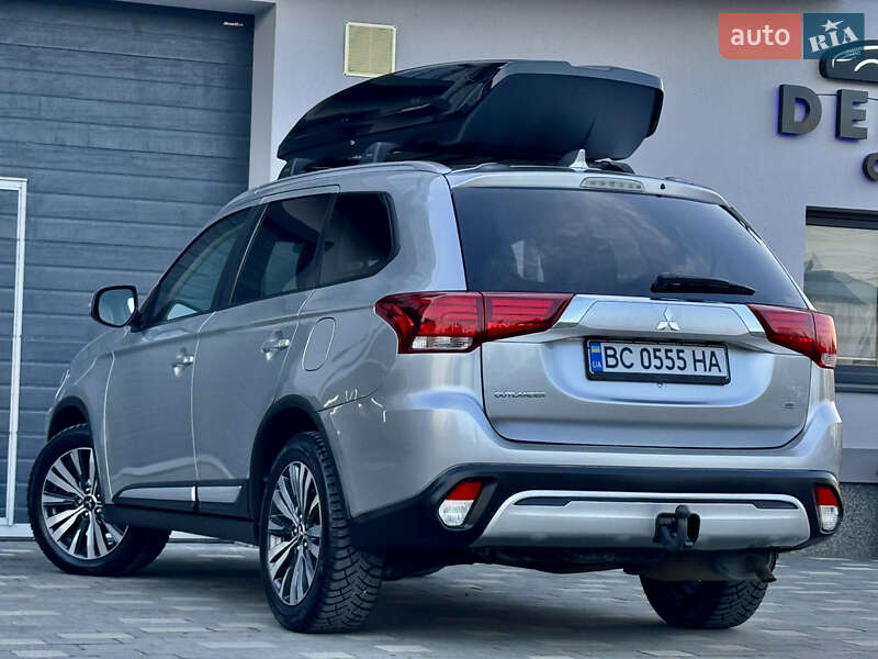 Внедорожник / Кроссовер Mitsubishi Outlander 2019 в Трускавце