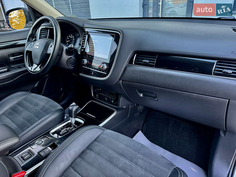 Внедорожник / Кроссовер Mitsubishi Outlander 2019 в Трускавце