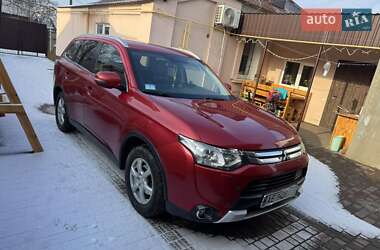 Внедорожник / Кроссовер Mitsubishi Outlander 2014 в Кривом Роге