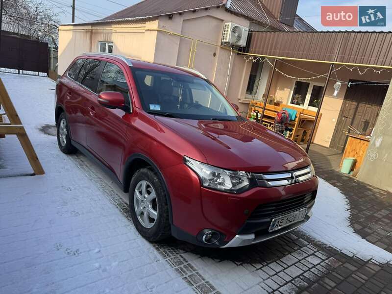 Позашляховик / Кросовер Mitsubishi Outlander 2014 в Кривому Розі