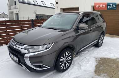 Позашляховик / Кросовер Mitsubishi Outlander 2020 в Одесі