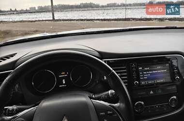 Позашляховик / Кросовер Mitsubishi Outlander 2017 в Полтаві