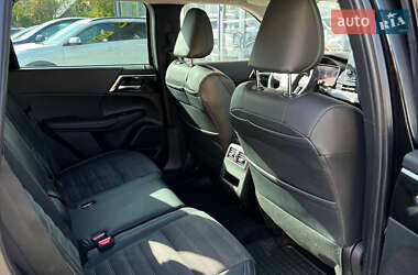 Внедорожник / Кроссовер Mitsubishi Outlander 2023 в 