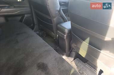 Внедорожник / Кроссовер Mitsubishi Outlander 2013 в 