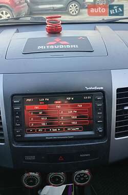 Внедорожник / Кроссовер Mitsubishi Outlander 2007 в 
