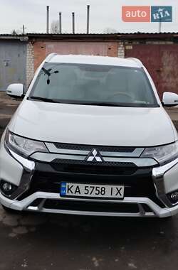 Внедорожник / Кроссовер Mitsubishi Outlander 2019 в Житомире