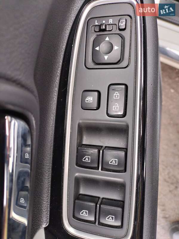 Позашляховик / Кросовер Mitsubishi Outlander 2019 в Житомирі