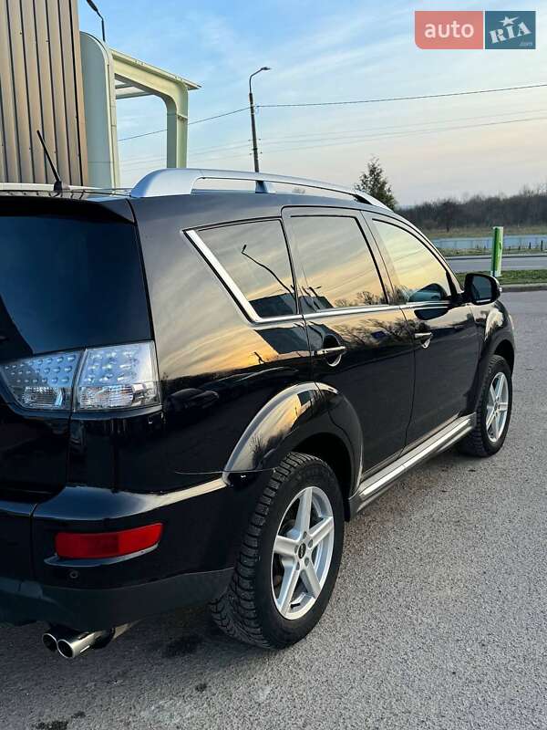 Позашляховик / Кросовер Mitsubishi Outlander 2010 в Бориславі