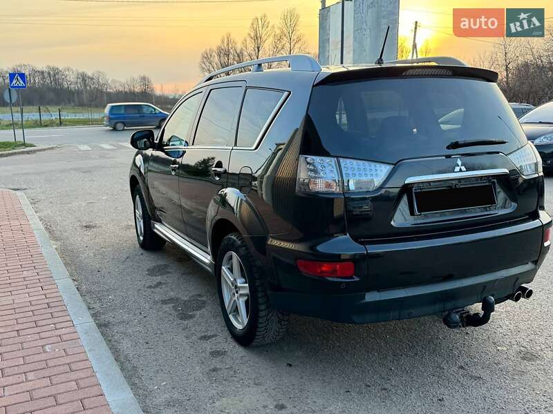 Позашляховик / Кросовер Mitsubishi Outlander 2010 в Бориславі