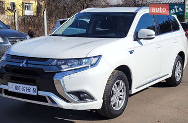 Позашляховик / Кросовер Mitsubishi Outlander 2020 в Києві