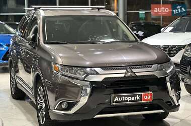 Позашляховик / Кросовер Mitsubishi Outlander 2015 в Одесі