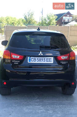 Внедорожник / Кроссовер Mitsubishi Outlander 2017 в 