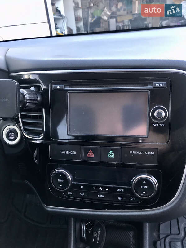 Позашляховик / Кросовер Mitsubishi Outlander 2014 в Дніпрі