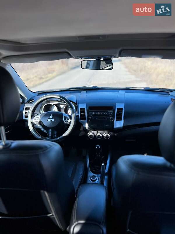 Внедорожник / Кроссовер Mitsubishi Outlander 2009 в Южноукраинске