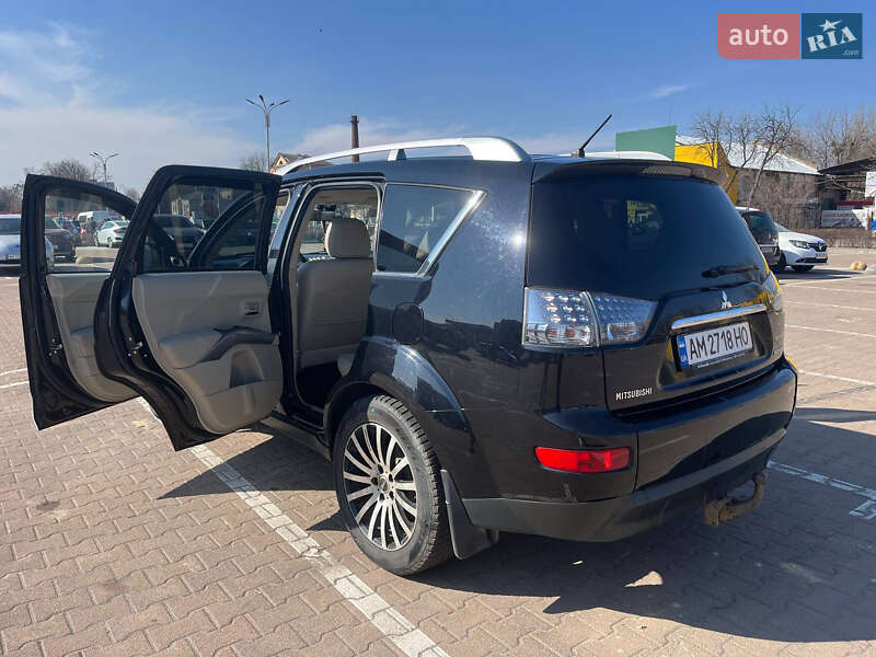 Внедорожник / Кроссовер Mitsubishi Outlander 2008 в Пулинах