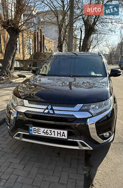 Внедорожник / Кроссовер Mitsubishi Outlander 2018 в Николаеве