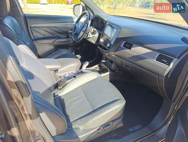 Внедорожник / Кроссовер Mitsubishi Outlander 2019 в Никополе