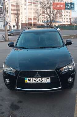 Позашляховик / Кросовер Mitsubishi Outlander 2012 в Києві