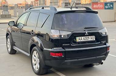 Позашляховик / Кросовер Mitsubishi Outlander 2011 в Києві