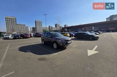 Внедорожник / Кроссовер Mitsubishi Outlander 2012 в Киеве