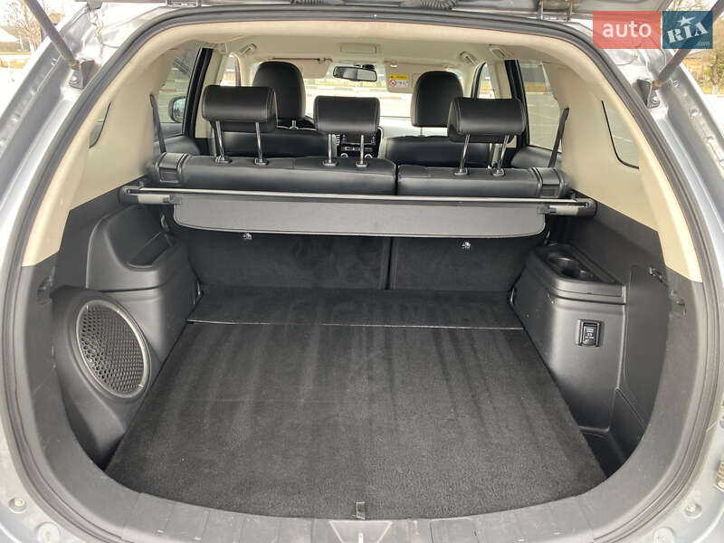 Позашляховик / Кросовер Mitsubishi Outlander 2016 в Коломиї