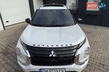 Внедорожник / Кроссовер Mitsubishi Outlander 2022 в 