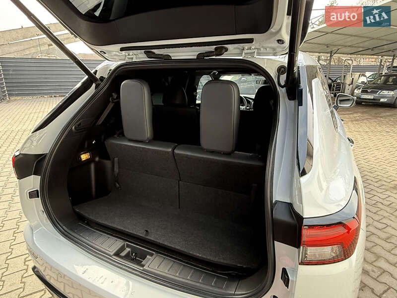 Позашляховик / Кросовер Mitsubishi Outlander 2022 в Києві