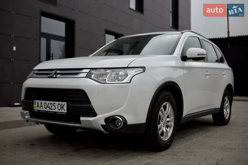 Внедорожник / Кроссовер Mitsubishi Outlander 2014 в Киеве