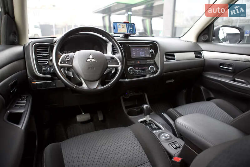 Внедорожник / Кроссовер Mitsubishi Outlander 2014 в Киеве