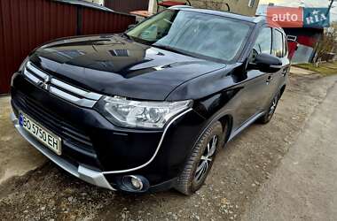 Внедорожник / Кроссовер Mitsubishi Outlander 2014 в 