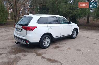 Внедорожник / Кроссовер Mitsubishi Outlander 2019 в 