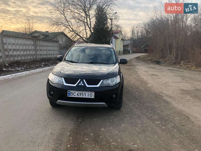 Внедорожник / Кроссовер Mitsubishi Outlander 2008 в 