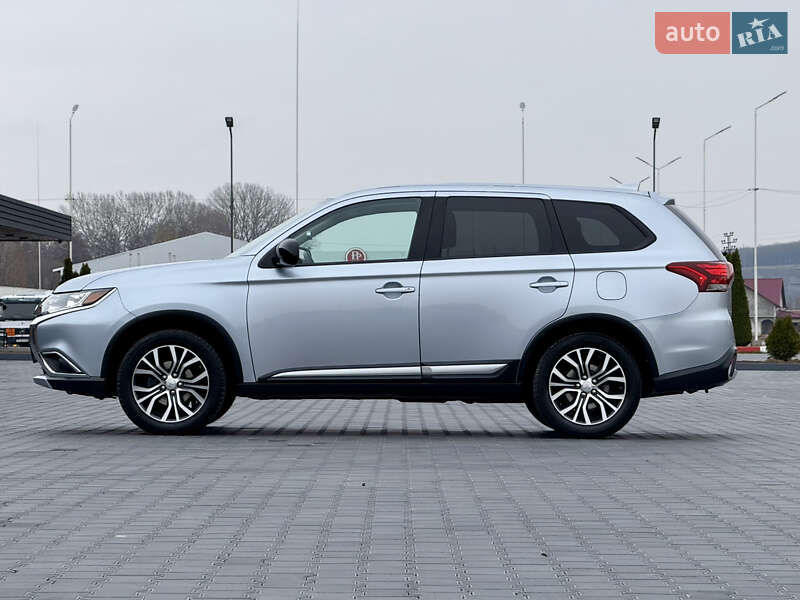 Внедорожник / Кроссовер Mitsubishi Outlander 2017 в Черновцах