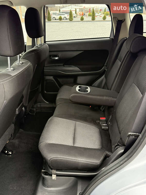 Внедорожник / Кроссовер Mitsubishi Outlander 2017 в Черновцах