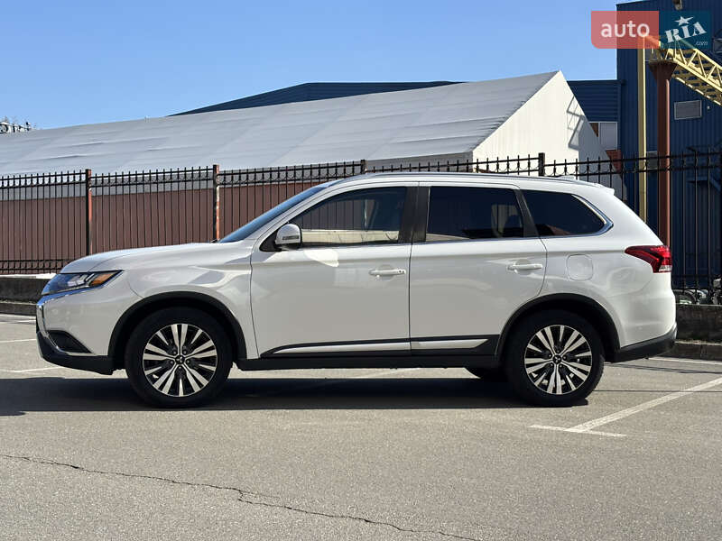 Внедорожник / Кроссовер Mitsubishi Outlander 2018 в Киеве фото 5 Внедорожник / Кроссовер Mitsubishi Outlander 2018 в Киеве