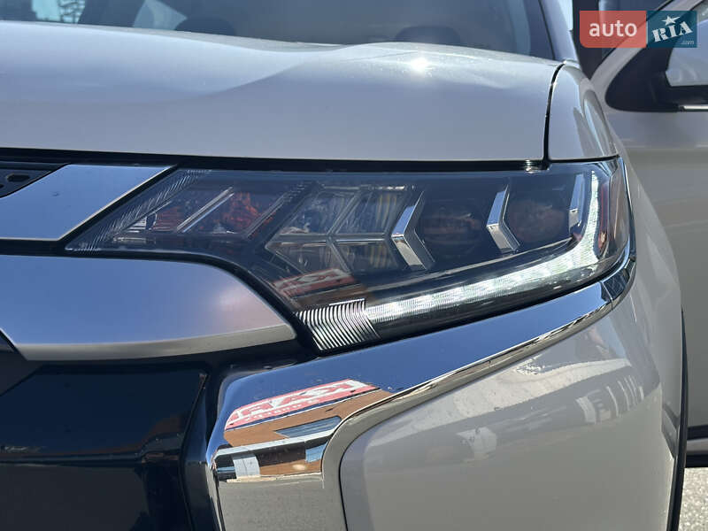 Внедорожник / Кроссовер Mitsubishi Outlander 2018 в Киеве фото 24 Внедорожник / Кроссовер Mitsubishi Outlander 2018 в Киеве