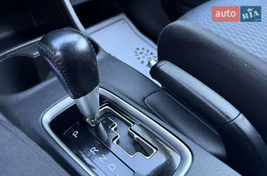 Внедорожник / Кроссовер Mitsubishi Outlander 2013 в 
