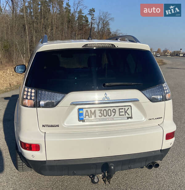 Позашляховик / Кросовер Mitsubishi Outlander 2010 в Житомирі