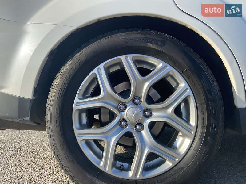 Позашляховик / Кросовер Mitsubishi Outlander 2010 в Житомирі