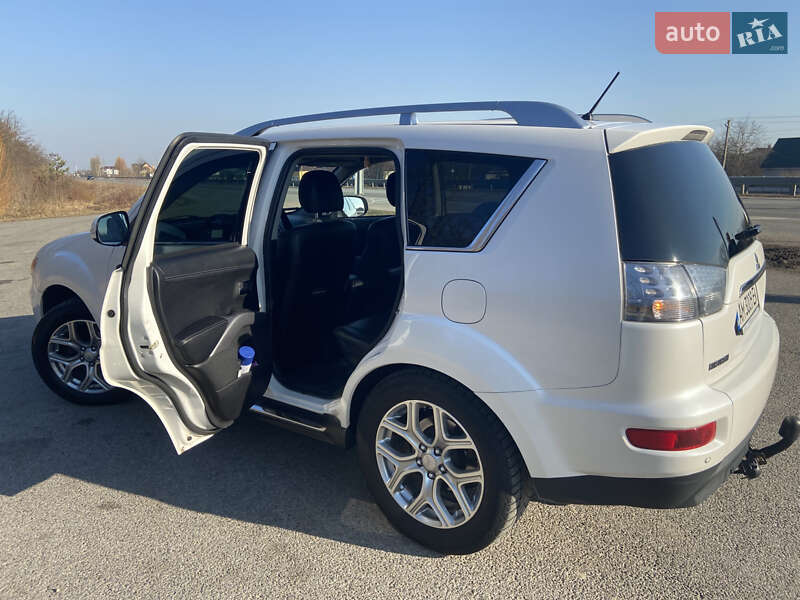 Позашляховик / Кросовер Mitsubishi Outlander 2010 в Житомирі